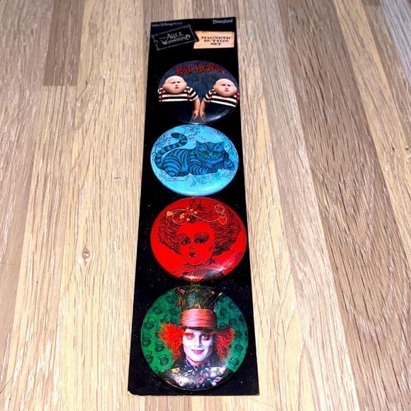 Disney Disneyland Alice thru the looking glass mad hatter Chester cat the queen - Picture 2 of 4